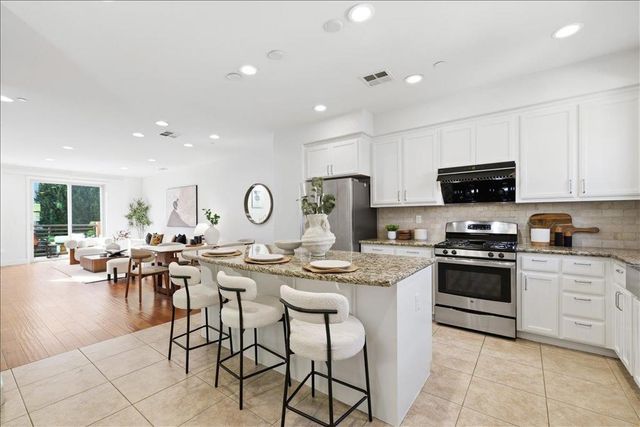 2927 Kaiser Drive, Santa Clara, CA 95051