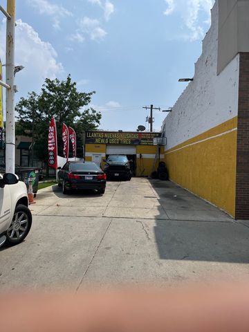 5325 W cermak Avenue, Cicero, IL 60804
