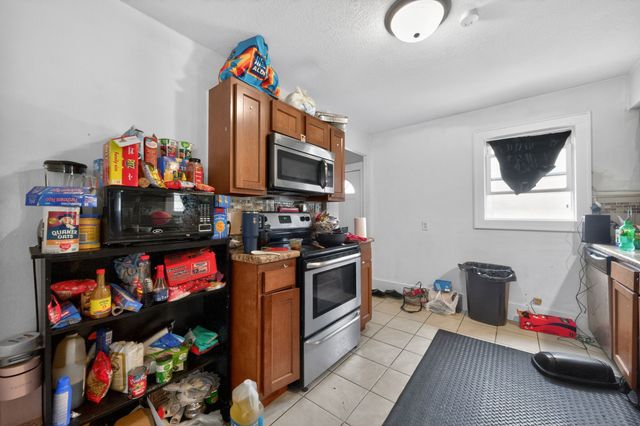 2048 E Walnut Street, Des Moines, IA 50317