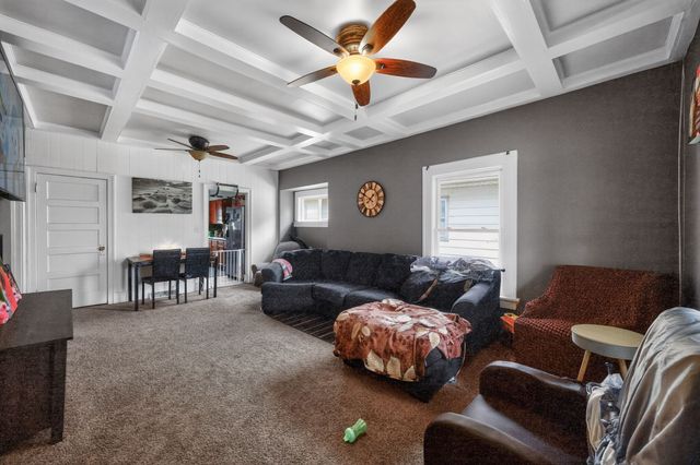 2048 E Walnut Street, Des Moines, IA 50317