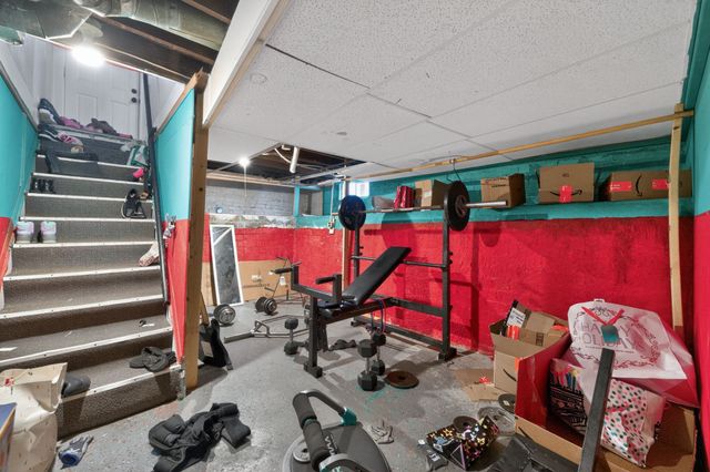 2048 E Walnut Street, Des Moines, IA 50317