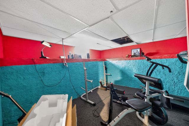 2048 E Walnut Street, Des Moines, IA 50317