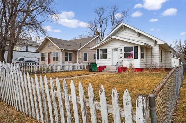 2048 E Walnut Street, Des Moines, IA 50317