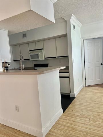 11650 SW 2nd Street 16102, Pembroke Pines, FL 33025