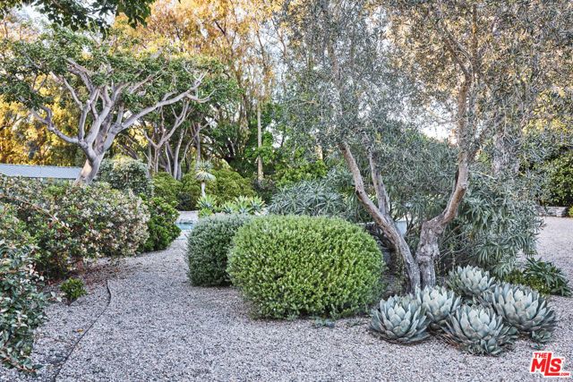 6715 Fernhill Drive, Malibu, CA 90265