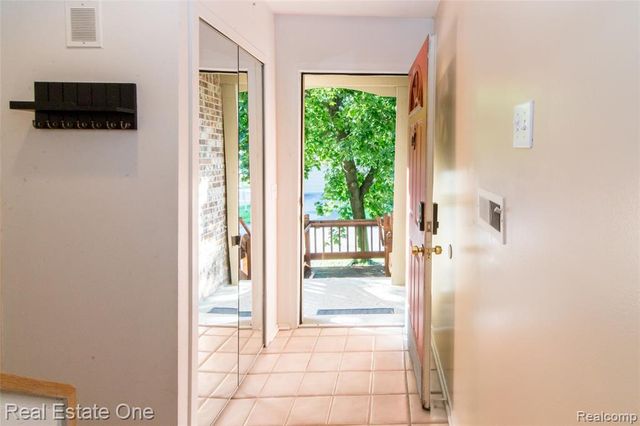 4161 Breckenridge Drive, West Bloomfield, MI 48322