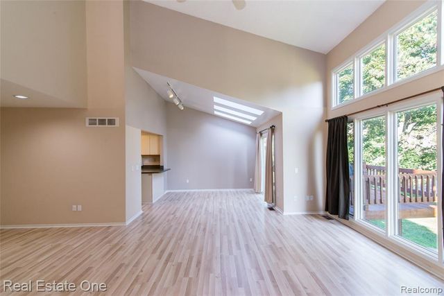 4161 Breckenridge Drive, West Bloomfield, MI 48322