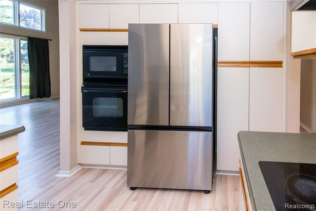 4161 Breckenridge Drive, West Bloomfield, MI 48322