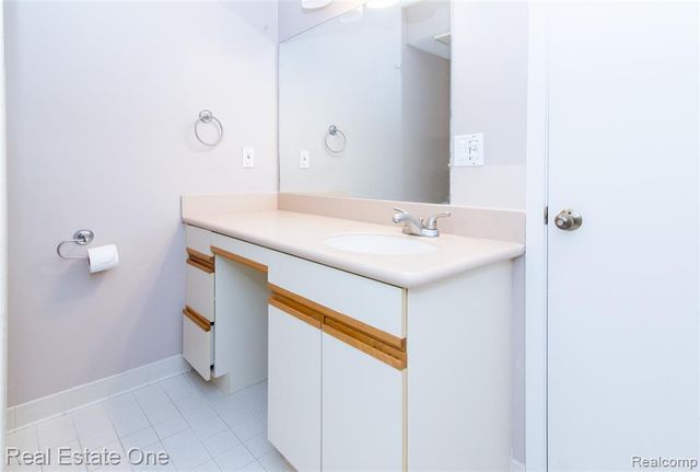 4161 Breckenridge Drive, West Bloomfield, MI 48322