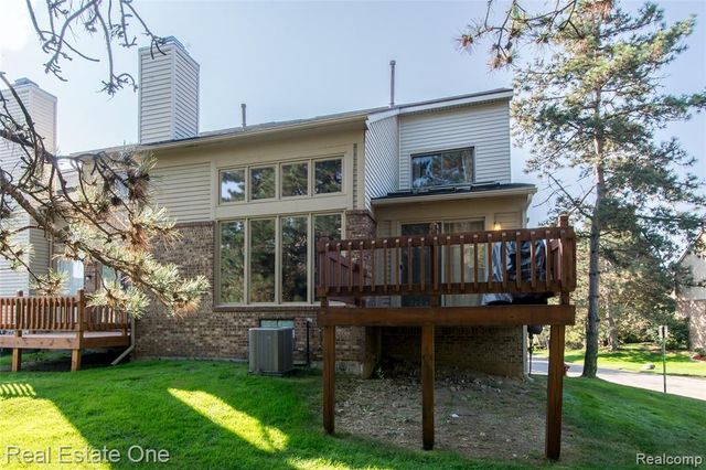 4161 Breckenridge Drive, West Bloomfield, MI 48322