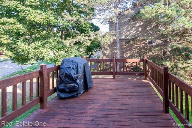 4161 Breckenridge Drive, West Bloomfield, MI 48322