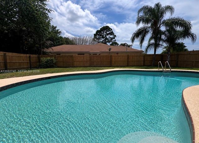 2302 SE Leithgow St, Port St. Lucie, FL 34952