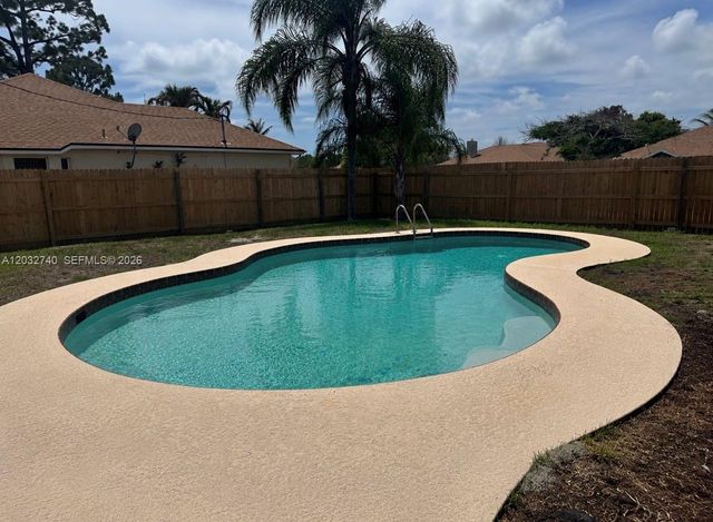 2302 SE Leithgow St, Port St. Lucie, FL 34952