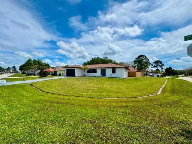 2302 SE Leithgow St, Port St. Lucie, FL 34952