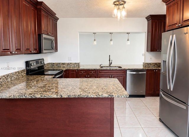 2302 SE Leithgow St, Port St. Lucie, FL 34952