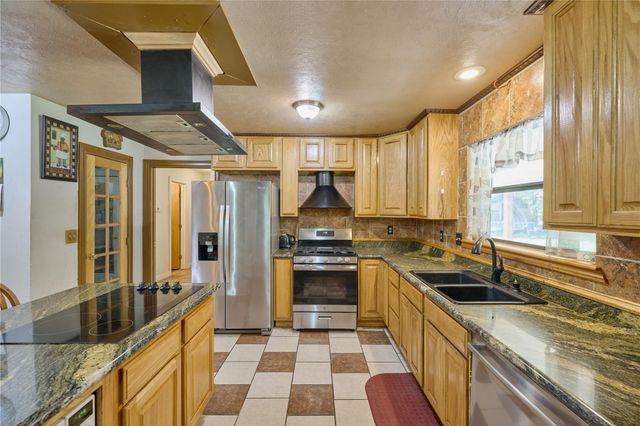 47 Stagecoach Road, Coldspring, TX 77331