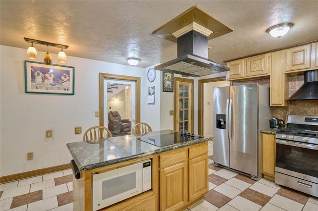 47 Stagecoach Road, Coldspring, TX 77331