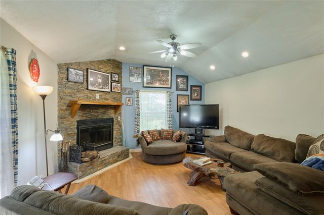47 Stagecoach Road, Coldspring, TX 77331