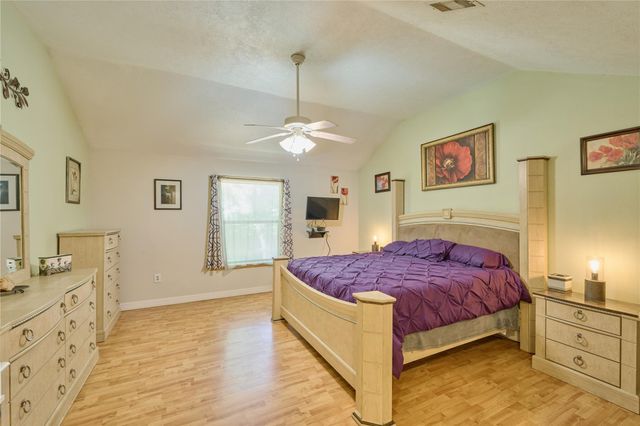47 Stagecoach Road, Coldspring, TX 77331