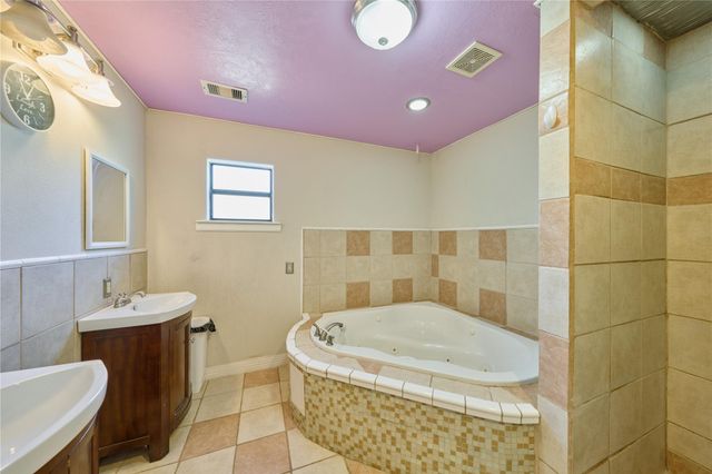 47 Stagecoach Road, Coldspring, TX 77331