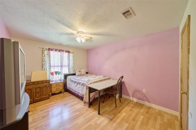 47 Stagecoach Road, Coldspring, TX 77331