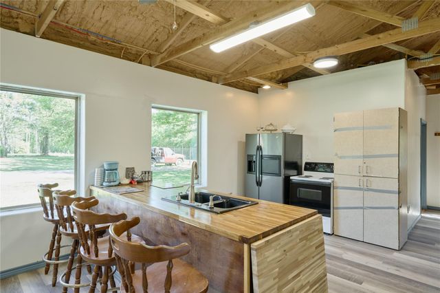 47 Stagecoach Road, Coldspring, TX 77331