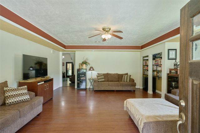 47 Stagecoach Road, Coldspring, TX 77331