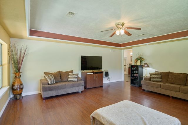 47 Stagecoach Road, Coldspring, TX 77331