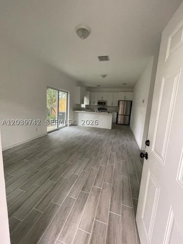 213 NW 12th St, Pompano Beach, FL 33060