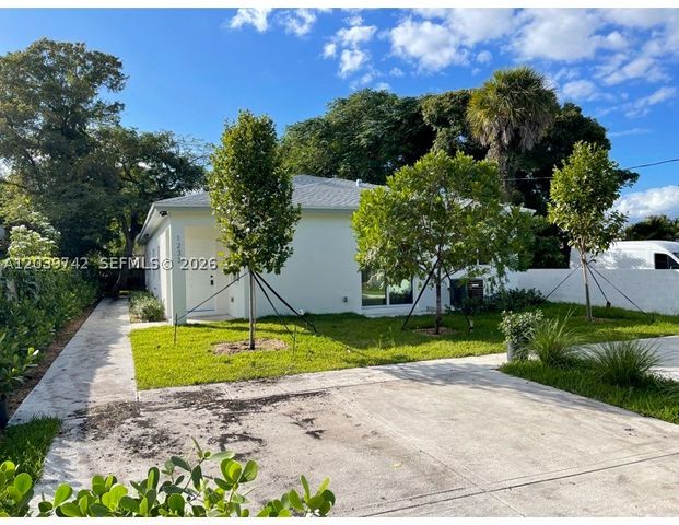 213 NW 12th St, Pompano Beach, FL 33060