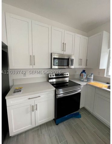 213 NW 12th St, Pompano Beach, FL 33060
