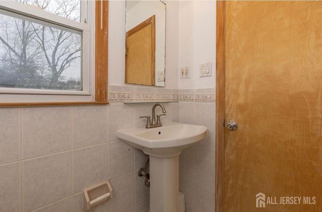 10 Gavel Road, Sayreville, NJ 08872