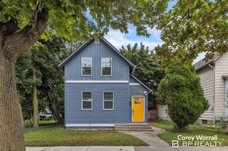 1004 Garfield Avenue NW, Grand Rapids, MI 49504