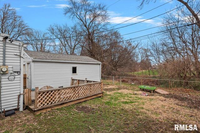 3022 S 3RD Street, Springfield, IL 62703