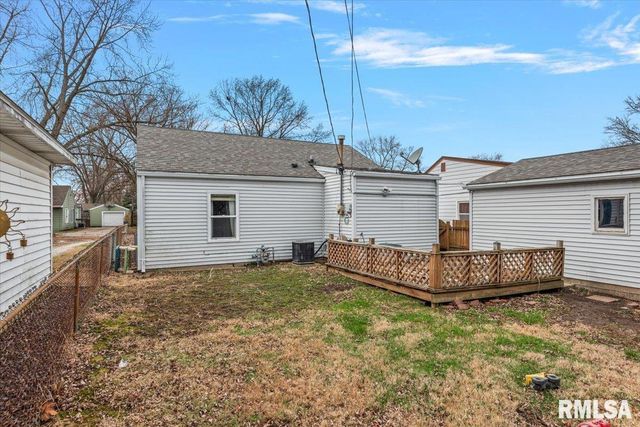 3022 S 3RD Street, Springfield, IL 62703