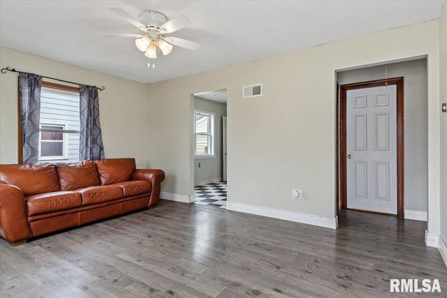 3022 S 3RD Street, Springfield, IL 62703