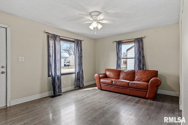 3022 S 3RD Street, Springfield, IL 62703