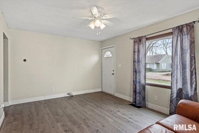 3022 S 3RD Street, Springfield, IL 62703