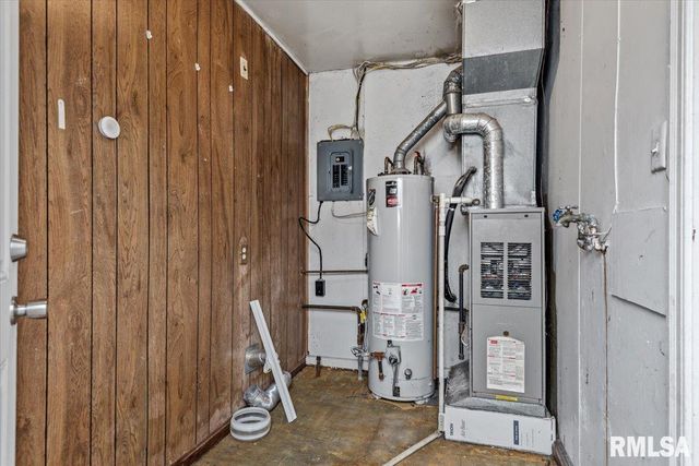 3022 S 3RD Street, Springfield, IL 62703