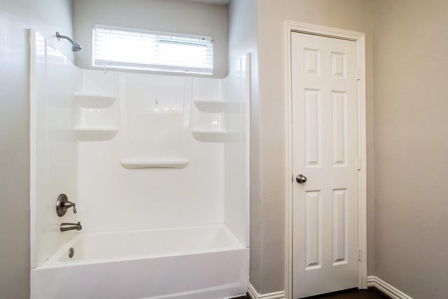 2818 Mesquite Ridge Drive, Houston, TX 77073