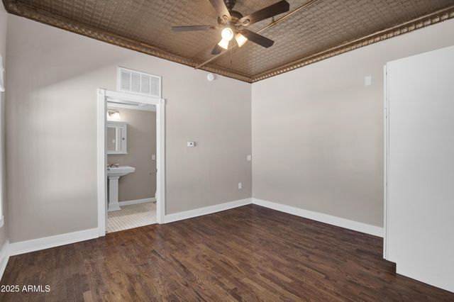 5753 W Glendale Avenue Apt 202, Glendale, AZ 85301