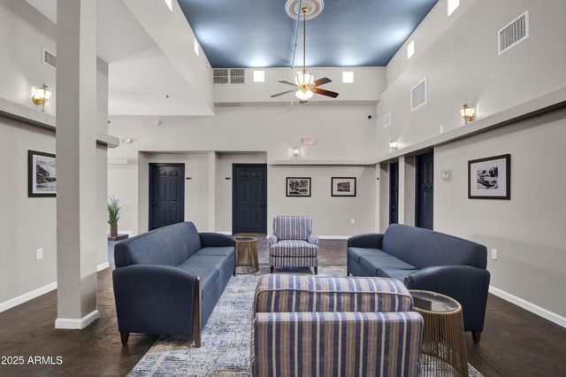 5753 W Glendale Avenue Apt 202, Glendale, AZ 85301