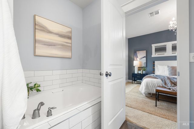 3128 S Gunnell Ave, Meridian, ID 83642