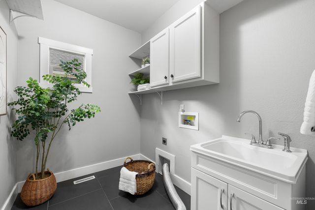 3128 S Gunnell Ave, Meridian, ID 83642