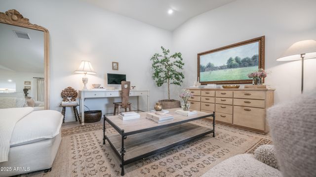 5819 E LUDLOW Drive, Scottsdale, AZ 85254