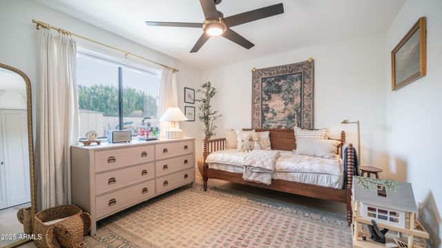 5819 E LUDLOW Drive, Scottsdale, AZ 85254