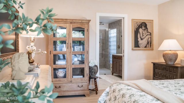 5819 E LUDLOW Drive, Scottsdale, AZ 85254