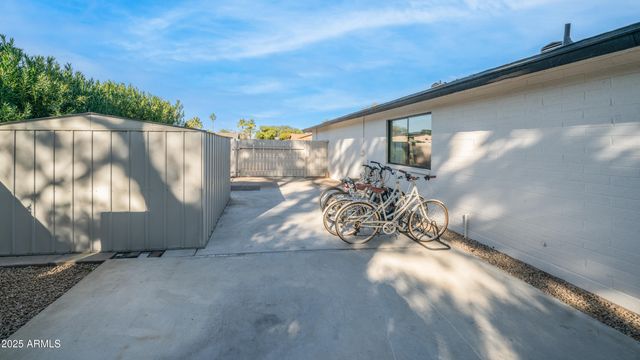 5819 E LUDLOW Drive, Scottsdale, AZ 85254