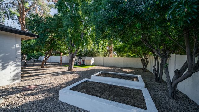 5819 E LUDLOW Drive, Scottsdale, AZ 85254