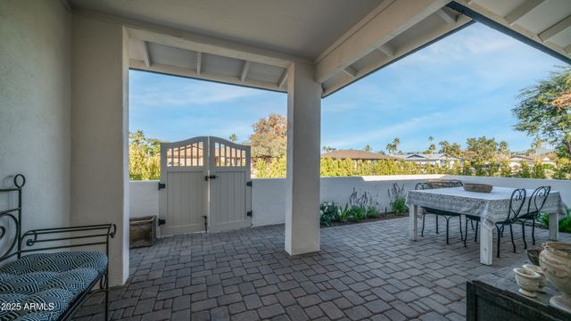 5819 E LUDLOW Drive, Scottsdale, AZ 85254